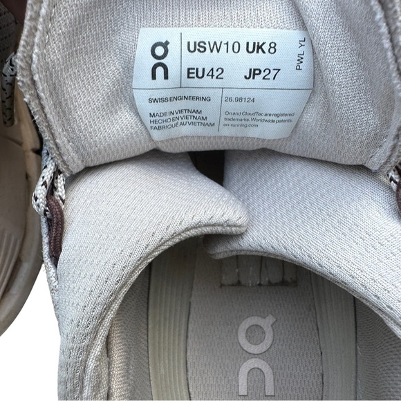 On RUNNING on cloud Cloudnova Sneakers shell womens size 10 - Picture 9 of 10